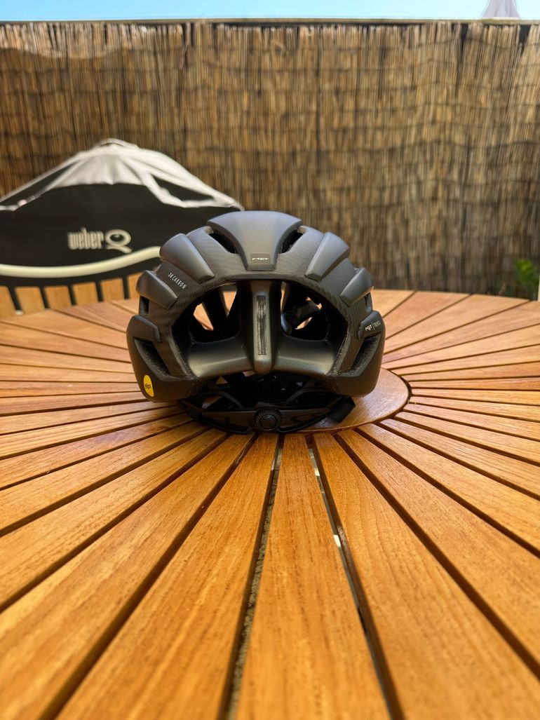 Used MET Trenta 3K Carbon MIPS Helmet bike — image 3 of 6