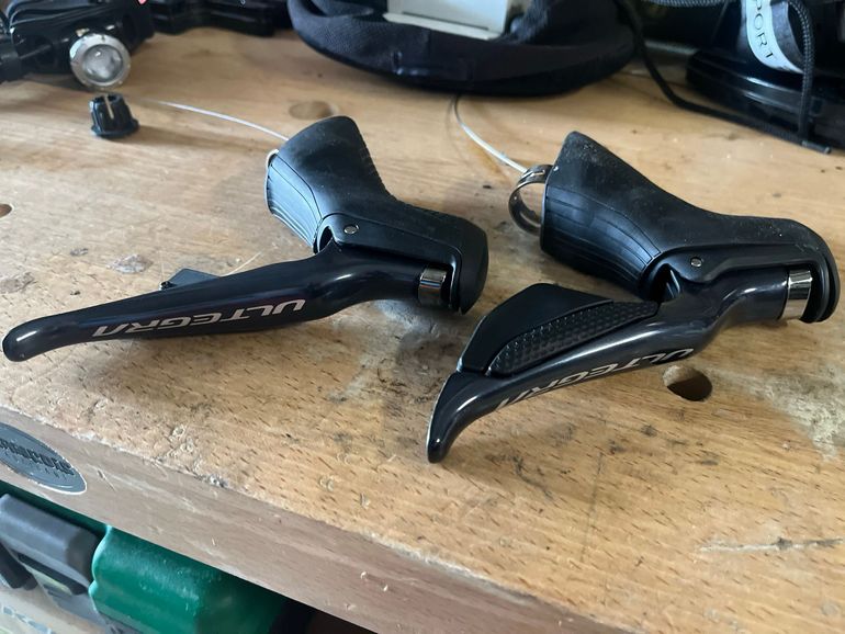 Used Shimano Ultegra Di2 ST-R8050 Shifters 2025 bike — image 4 of 5