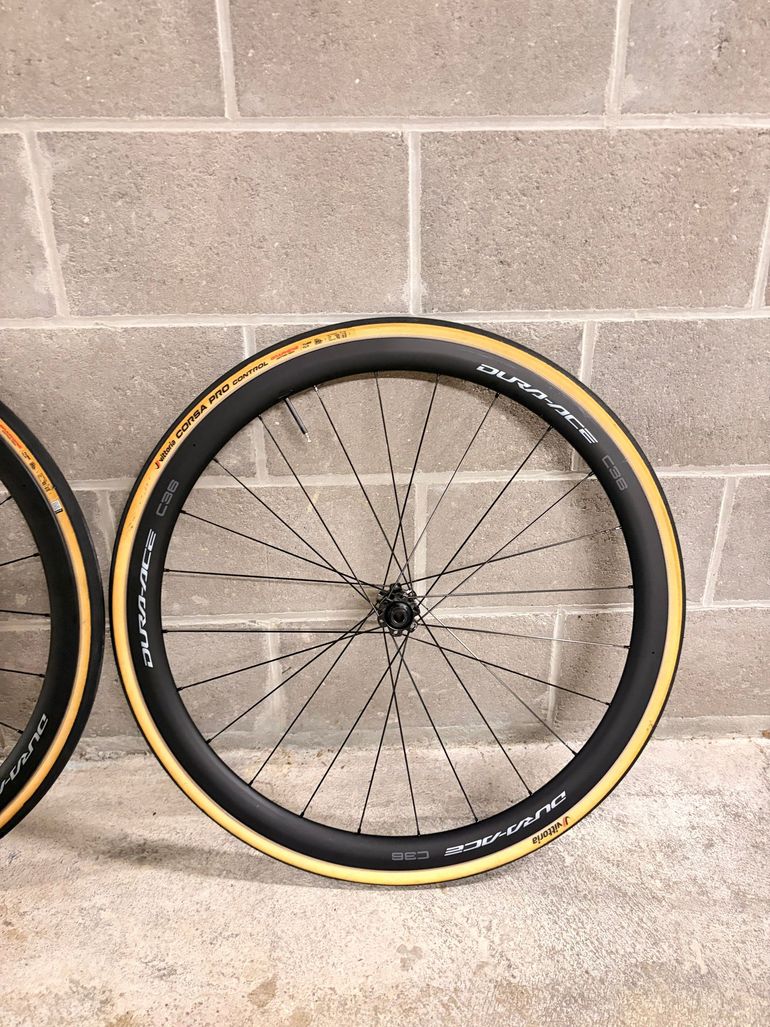 Used Shimano Dura Ace R9270 C36 Disc Wheelset 2025 bike — image 6 of 7