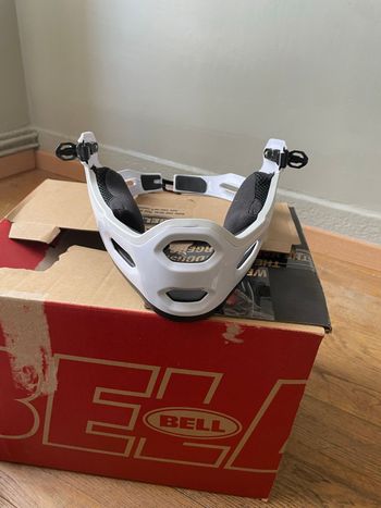 Used Bell super 3r mips 2022 bike — image 10 of 12