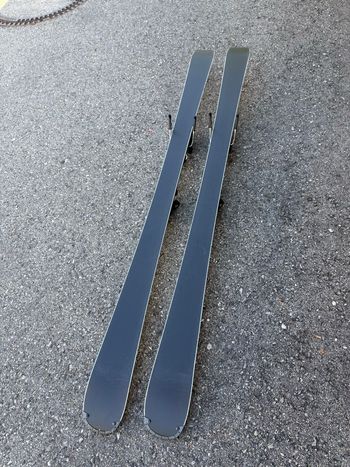 Used Atomic Cloud C8 Skis 2025 bike — image 6 of 7