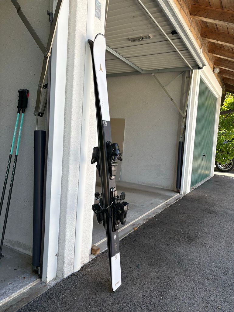 Used Atomic Cloud C8 Skis 2025 bike — image 7 of 7