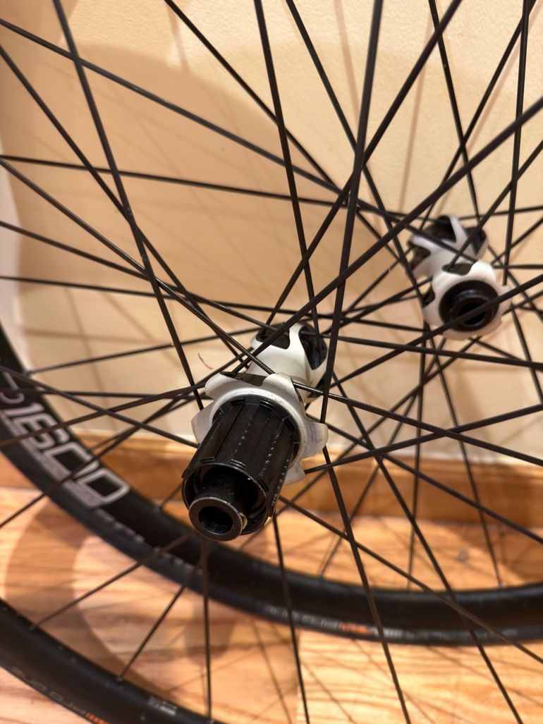 Used Dt Swiss ER1600 Wheels bike — image 4 of 5