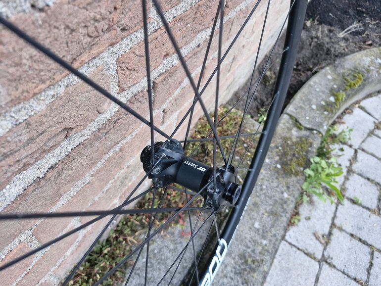 Used Dt Swiss P1800 Spline 32 2024 bike — image 4 of 5