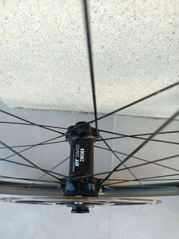 Used Specialized Roval Alpinist CL bike — image 2 of 2