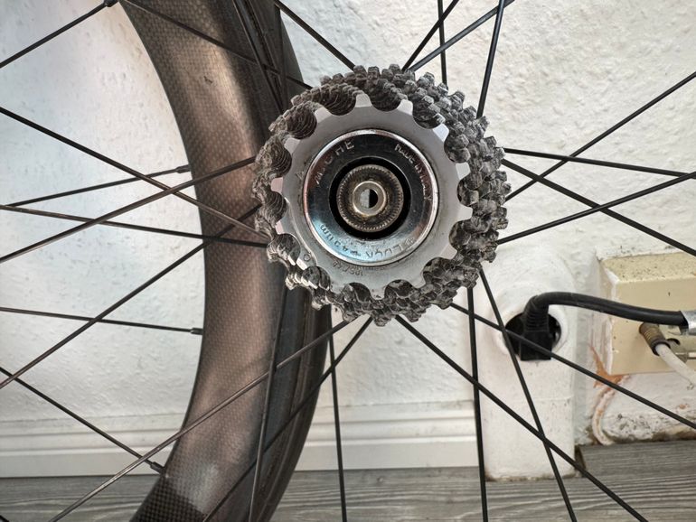 Used Zipp 303 S Tubeless Disc Brake Wheelset bike — image 3 of 3