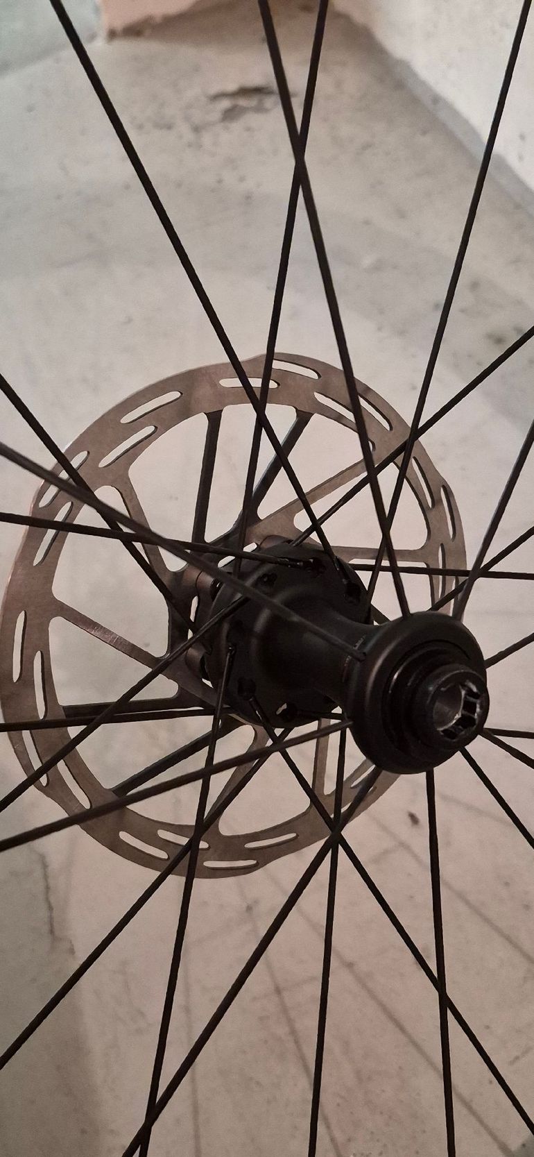 Used Miche Kleos 50 Carbon Disc Wheelset 2025 bike — image 7 of 8