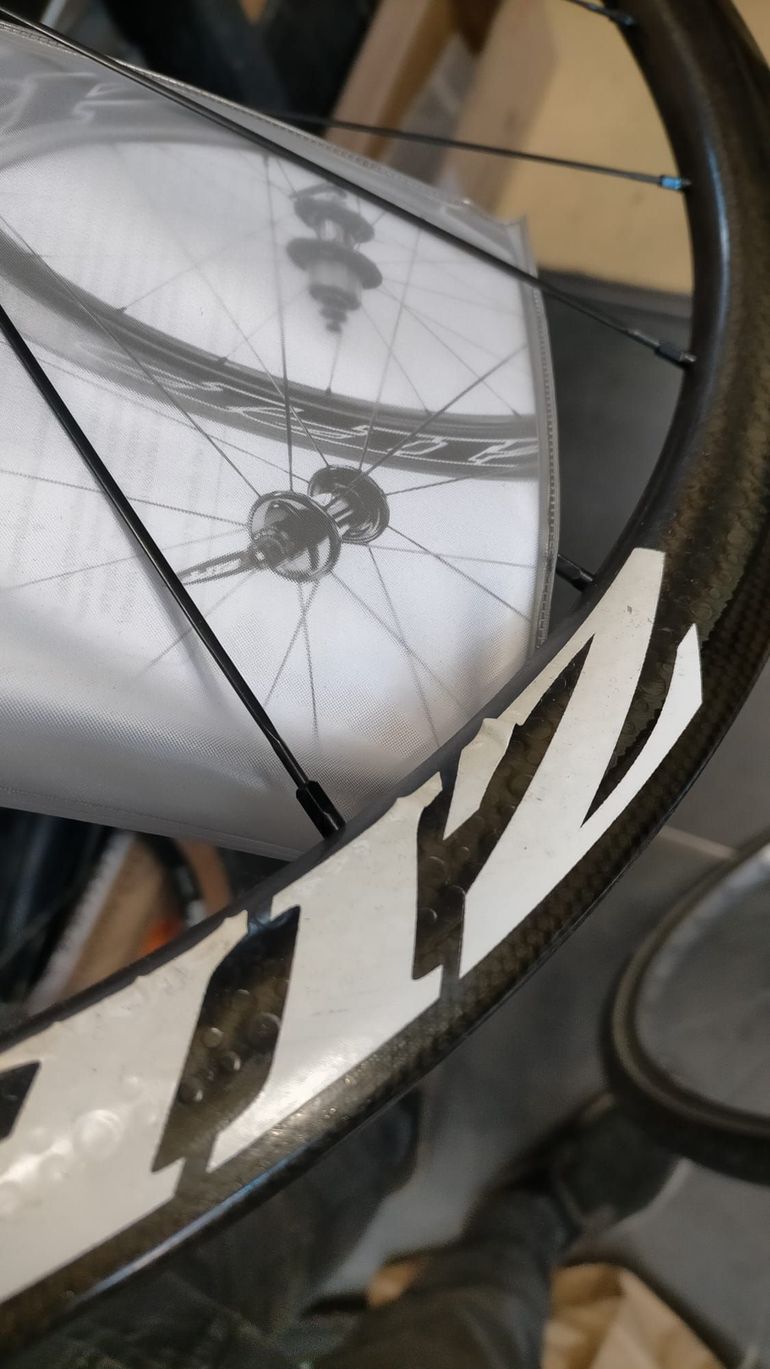 Used Zipp 202 Firecrest Carbon Rear Wheel 700c Disc 6-Bolt QR bike — image 10 of 11