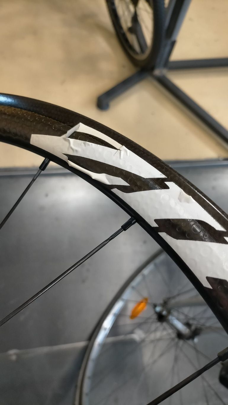 Used Zipp 202 Firecrest Carbon Rear Wheel 700c Disc 6-Bolt QR bike — image 8 of 11