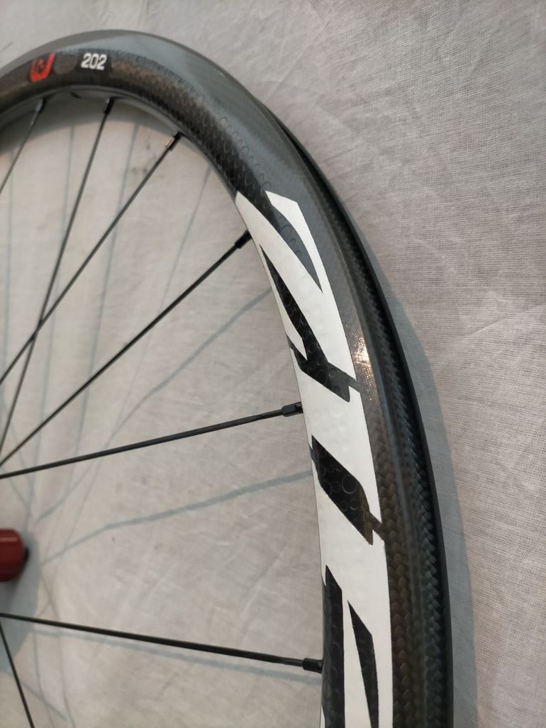 Used Zipp 202 Firecrest Carbon Rear Wheel 700c Disc 6-Bolt QR bike — image 5 of 11