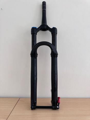 Used Fox 34 FLOAT PERFORMANCE SERIES 140MM GRIP 2024 bike