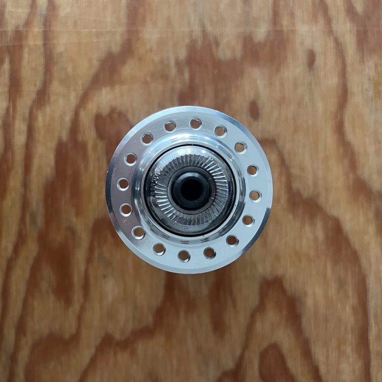 Used Shimano Ultegra HB-6500 Front Hub - 32H - 100mm QR bike — image 2 of 5