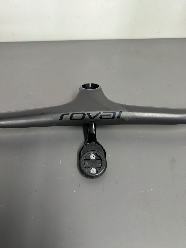 Used Roval Manubrio Control SL Cockpit 60x760mm 2025 bike — image 6 of 9