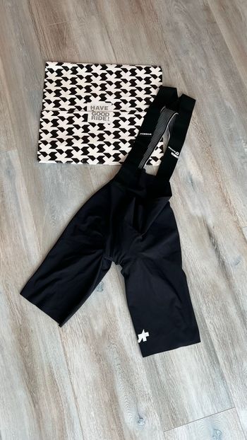 Used Assos Equipe R S11 Bibs 2026 bike — image 2 of 22