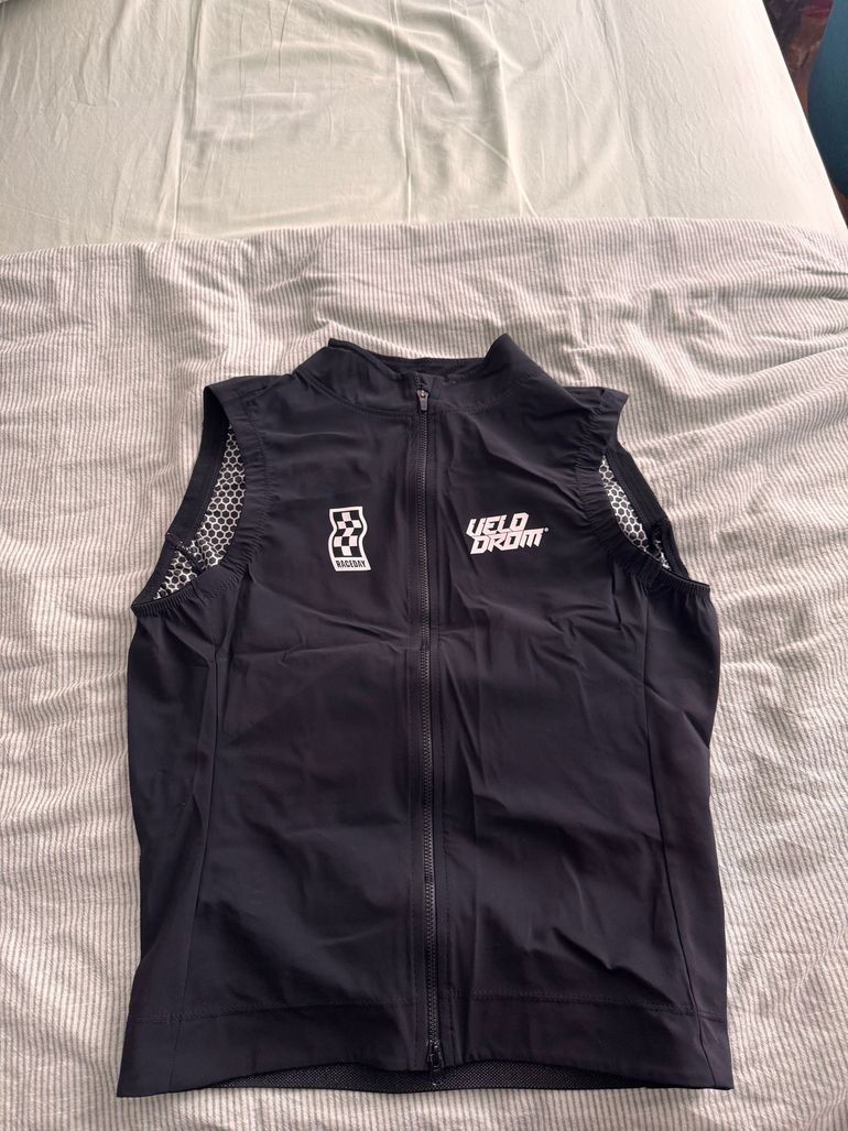 Used velodrom Cargo Bibs, Short & Long Jersey, Gilet 2026 bike — image 15 of 17