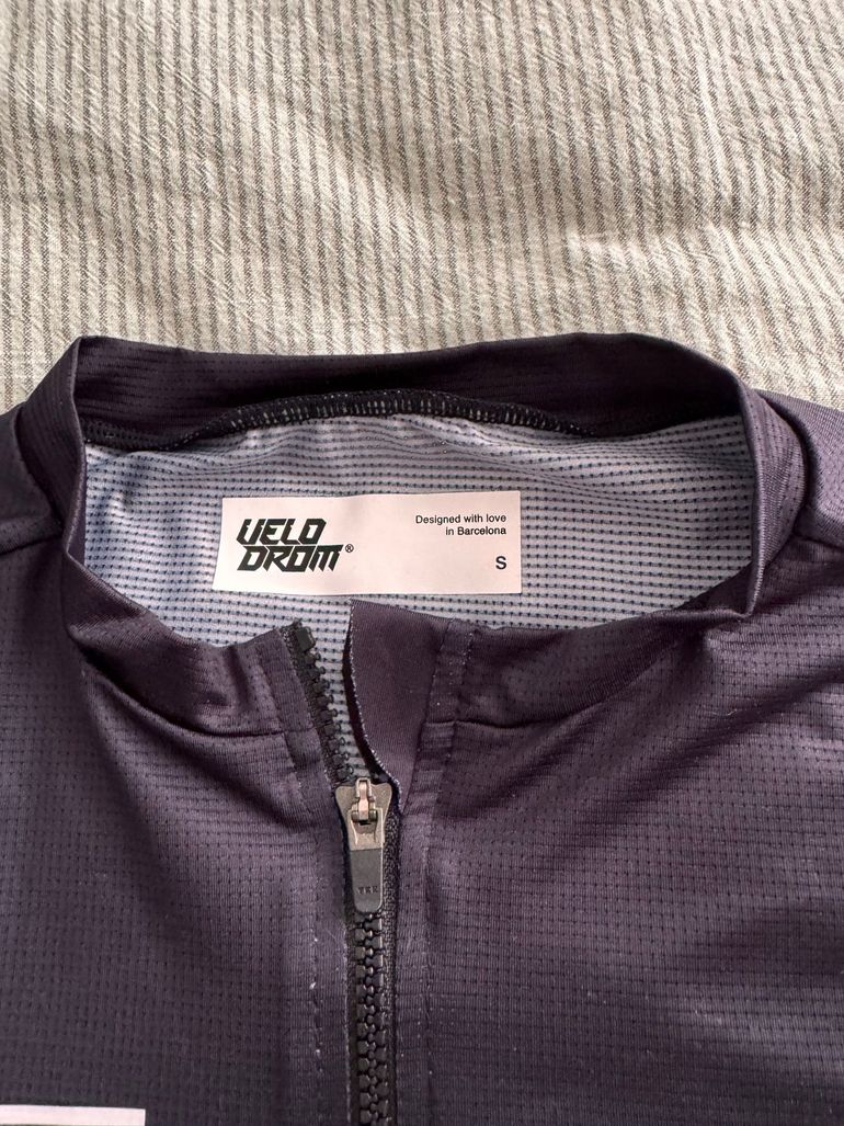 Used velodrom Cargo Bibs, Short & Long Jersey, Gilet 2026 bike — image 7 of 17