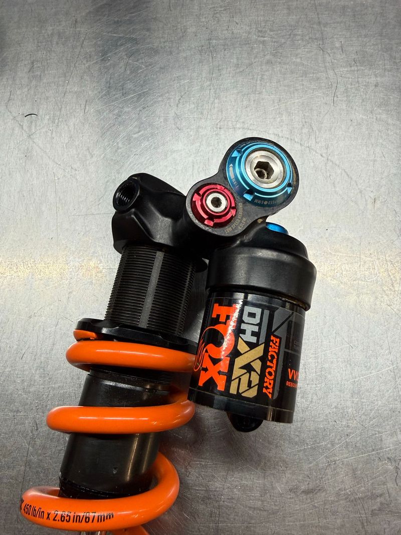 Fox DHX2 2023 bike d'occasion — image 2 sur 4