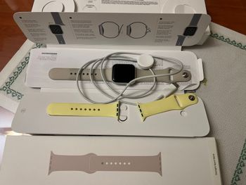 Used apple Watch SE 40 mm (2ª Gen) bike — image 2 of 5
