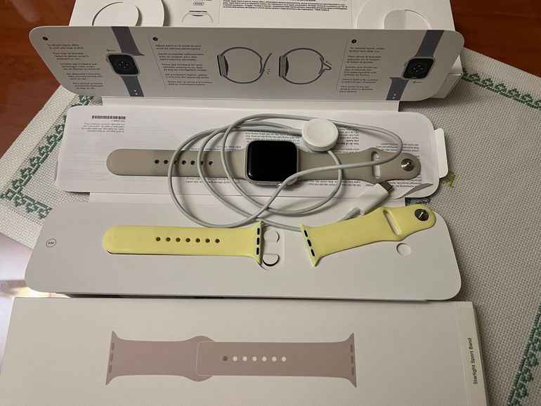 Used apple Watch SE 40 mm (2ª Gen) bike — image 2 of 5