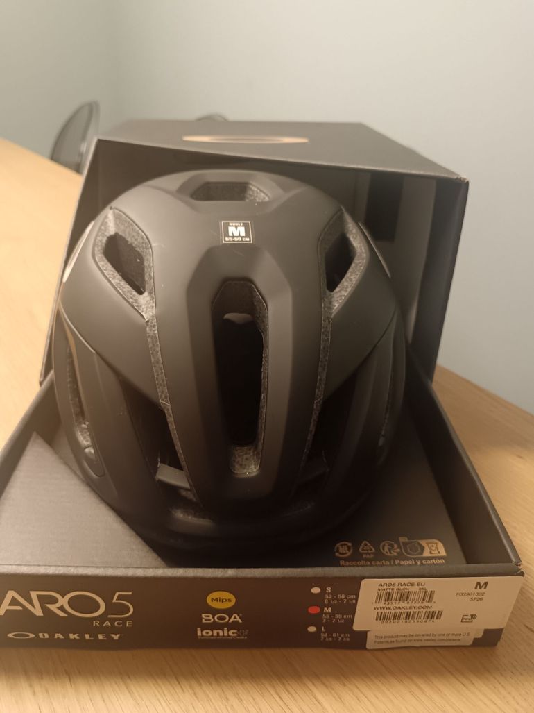 Used Oakley ARO5 Race MIPS Helmet 2025 bike — image 3 of 5