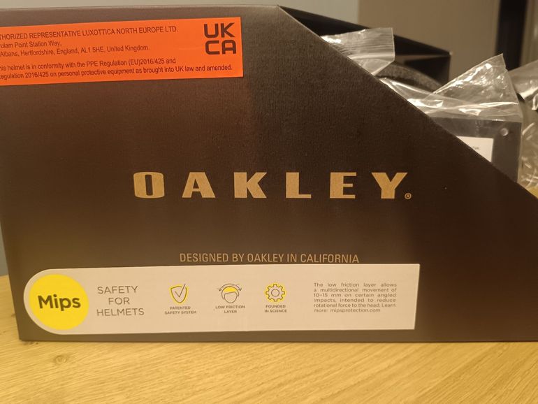 Used Oakley ARO5 Race MIPS Helmet 2025 bike — image 5 of 5