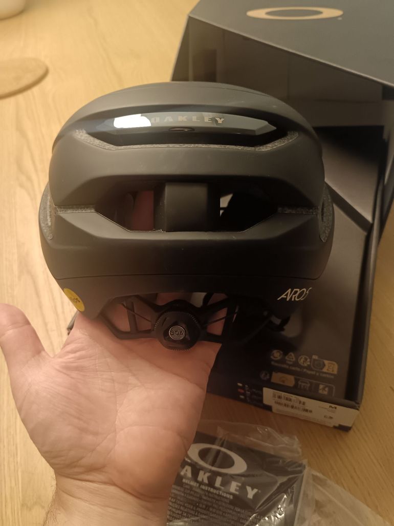 Used Oakley ARO5 Race MIPS Helmet 2025 bike — image 2 of 5