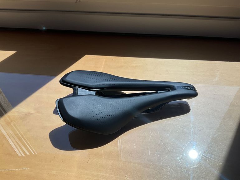 Used Giant Fleet SL Saddle 2025 bike — image 2 of 5