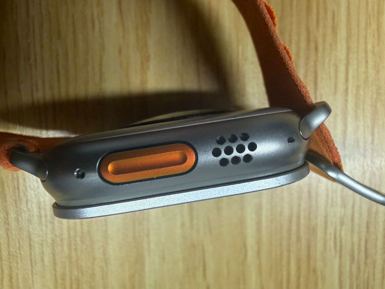 Used apple Watch Ultra 1 49mm GPS + Cellular 2023 bike — image 4 of 5