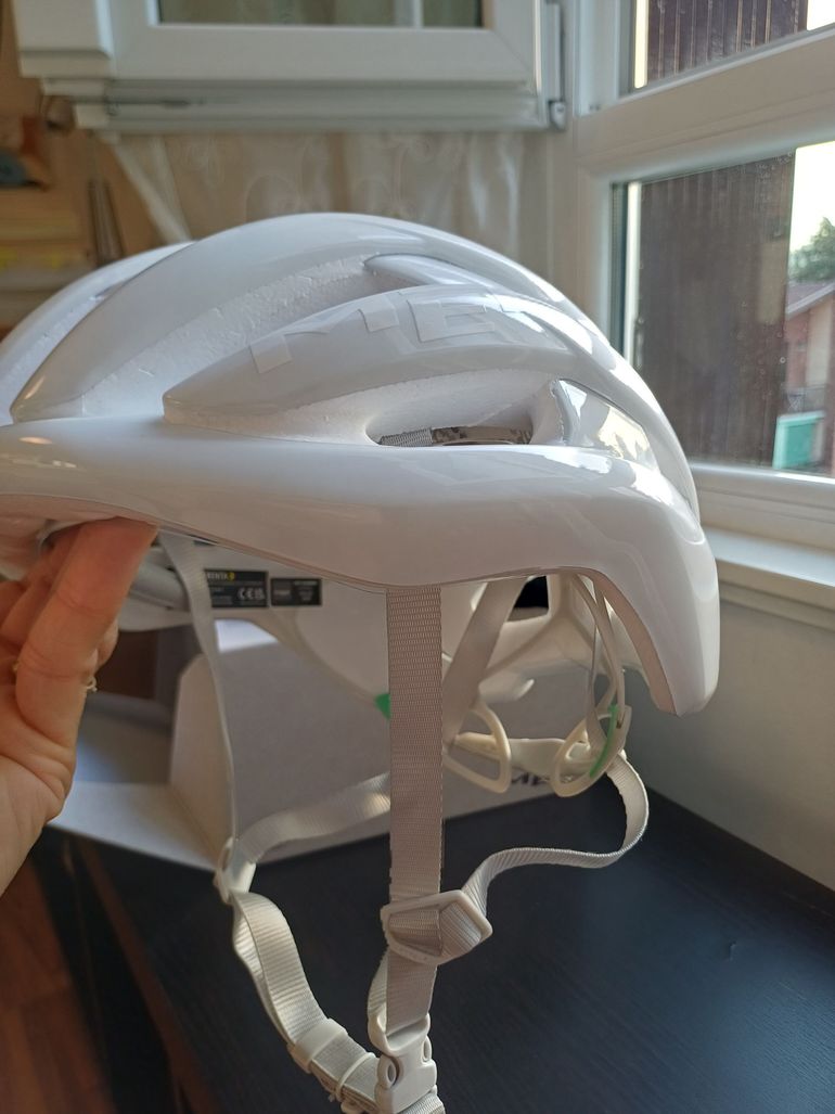 Used MET Trenta Absolute White Helmet 2026 bike — image 8 of 9