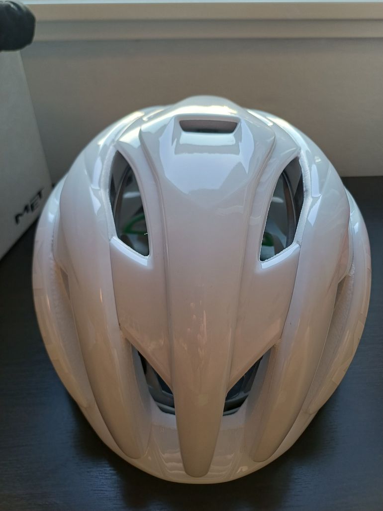 Used MET Trenta Absolute White Helmet 2026 bike — image 4 of 9