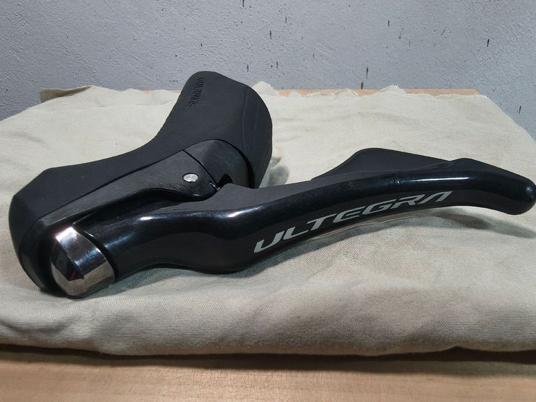 Used Shimano Ultegra ST-R8000 2x11v Sinistra bike — image 1 of 6