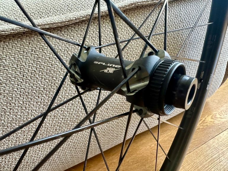 Used Dt Swiss GRC 1400 Spline bike — image 4 of 5