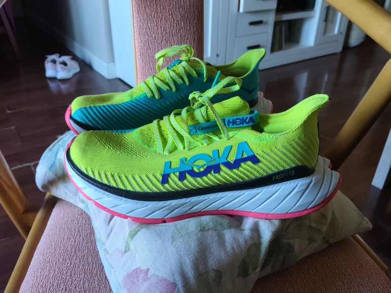 Used Hoka carbón X 2025 bike — image 1 of 5