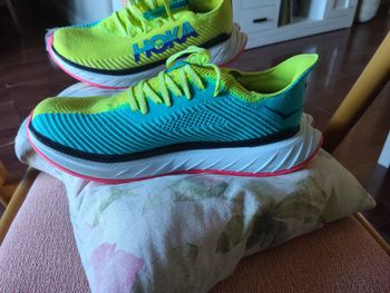 Used Hoka carbón X 2025 bike — image 3 of 5