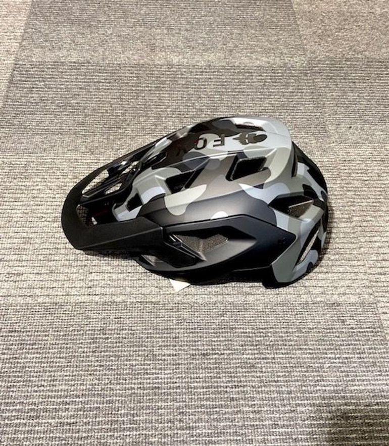 Used Fox Racing Speedframe Helmet 2025 bike — image 1 of 4