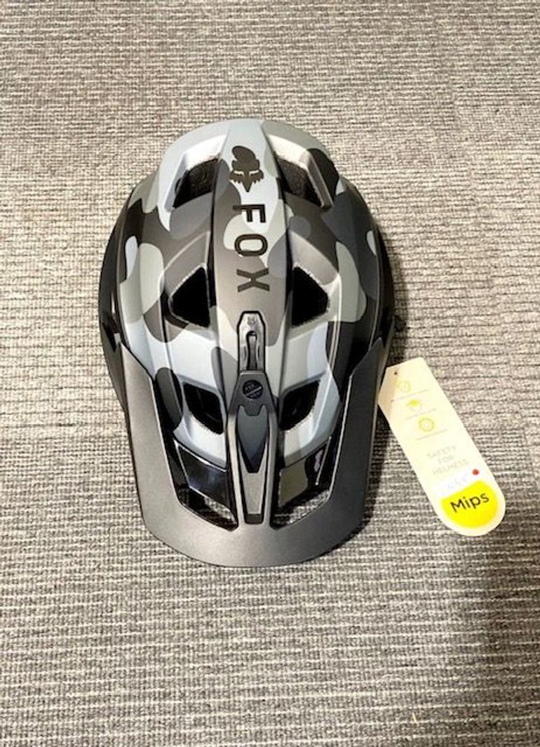 Used Fox Racing Speedframe Helmet 2025 bike — image 3 of 4
