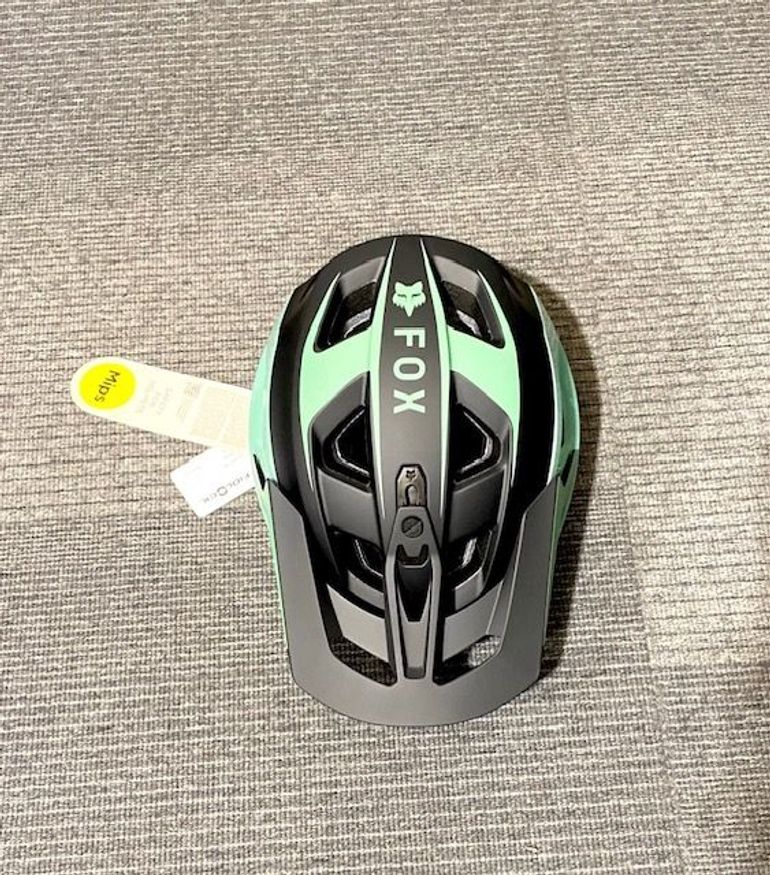 Used Fox Racing Speedframe Pro Helmet 2025 bike — image 3 of 4
