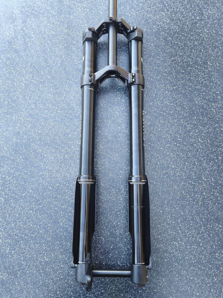 Used Manitou Dorado COMP Gen2 Coil 203mm bike — image 4 of 10