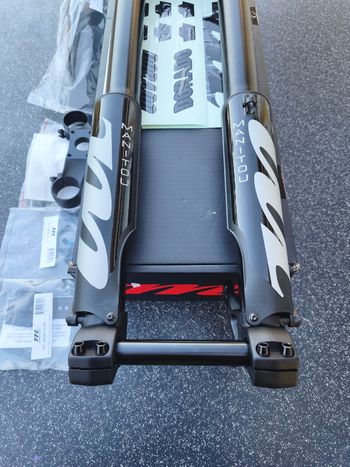 Used Manitou Dorado COMP Gen2 Coil 203mm bike — image 2 of 10