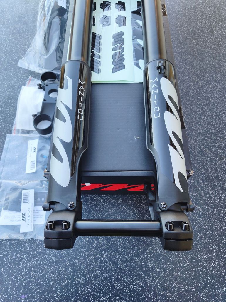 Used Manitou Dorado COMP Gen2 Coil 203mm bike — image 2 of 10