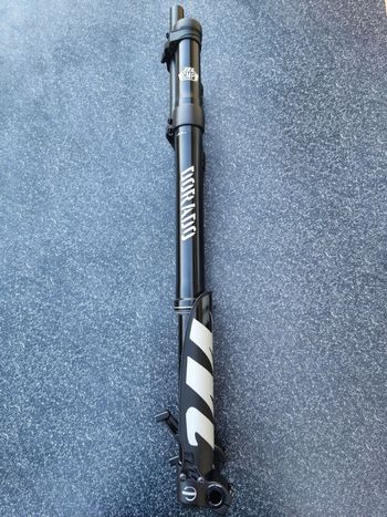 Used Manitou Dorado COMP Gen2 Coil 203mm bike — image 6 of 10