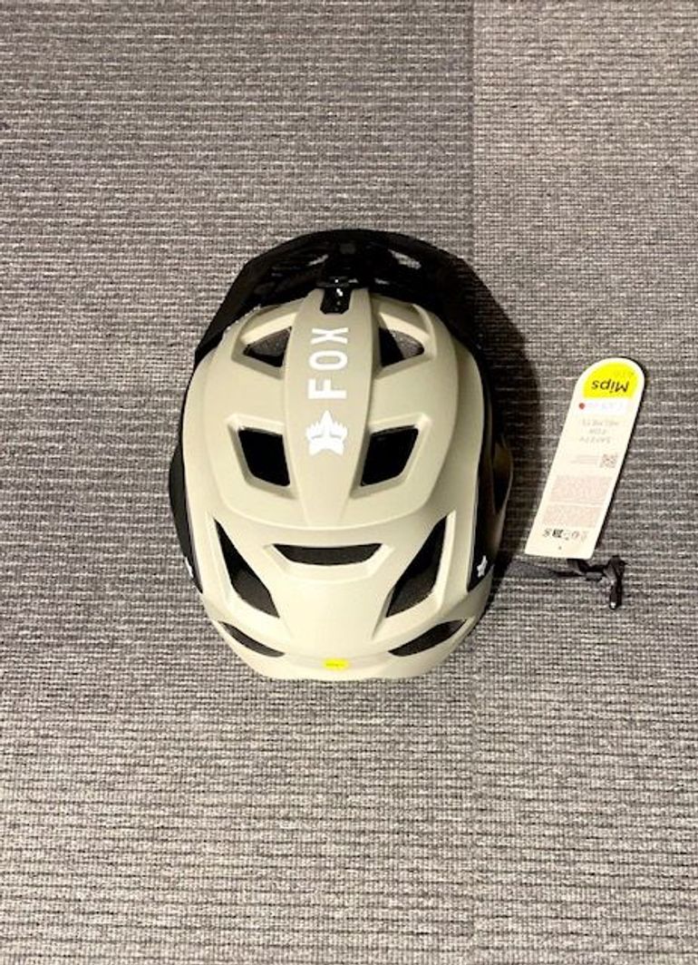 Used Fox Racing Speedframe Helmet 2025 bike — image 2 of 4