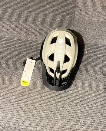 Used Fox Racing Speedframe Helmet 2025 bike — image 3 of 4