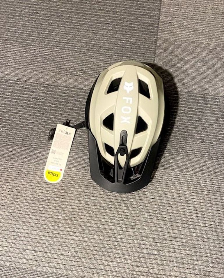 Used Fox Racing Speedframe Helmet 2025 bike — image 3 of 4