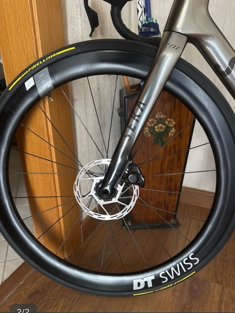 Used Dt Swiss ARC 1400 2024 bike — image 1 of 3