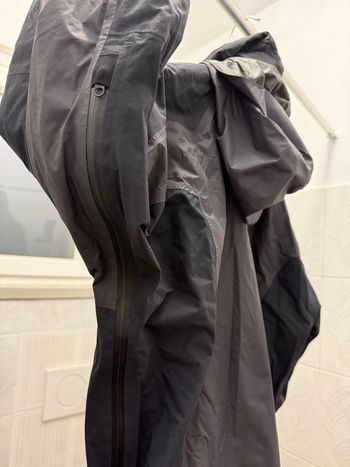 Used montura Guscio Hardshell Gore-Tex bike — image 4 of 8