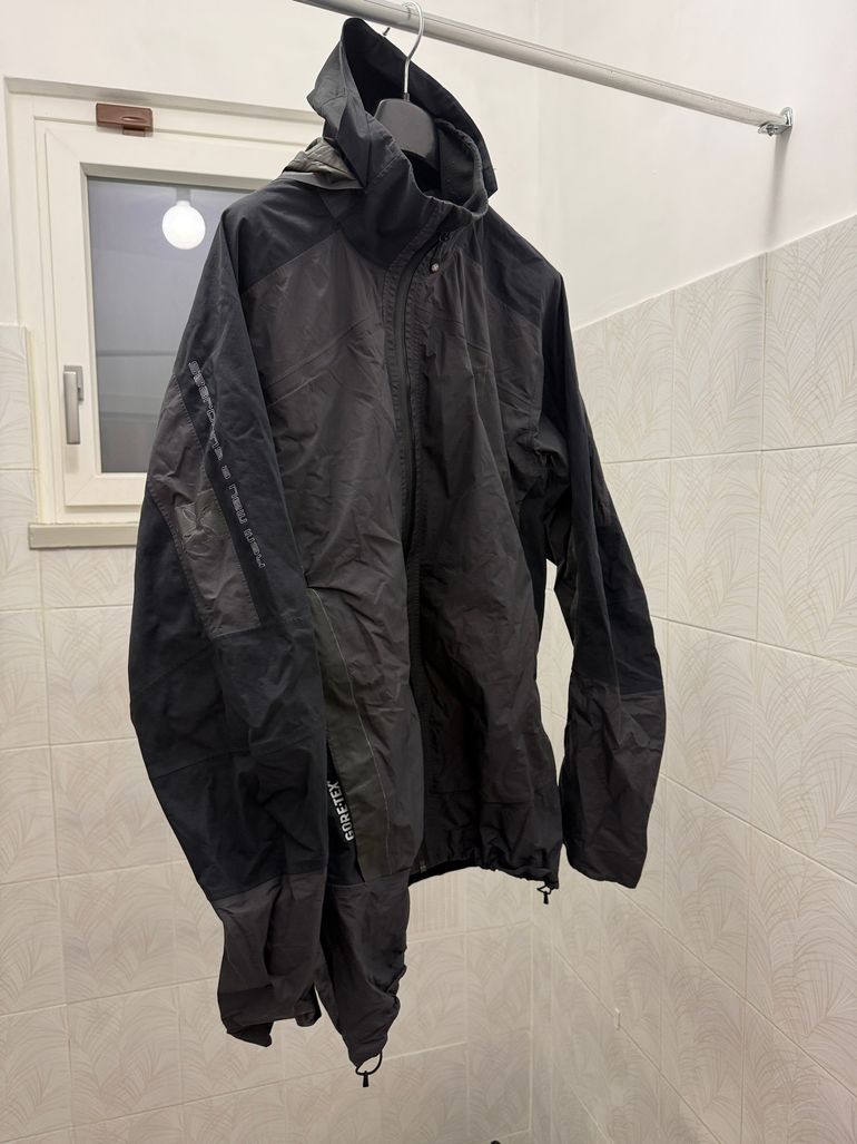 Used montura Guscio Hardshell Gore-Tex bike — image 1 of 8