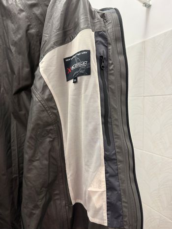 Used montura Guscio Hardshell Gore-Tex bike — image 5 of 8
