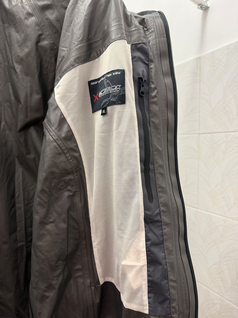 Used montura Guscio Hardshell Gore-Tex bike — image 5 of 8