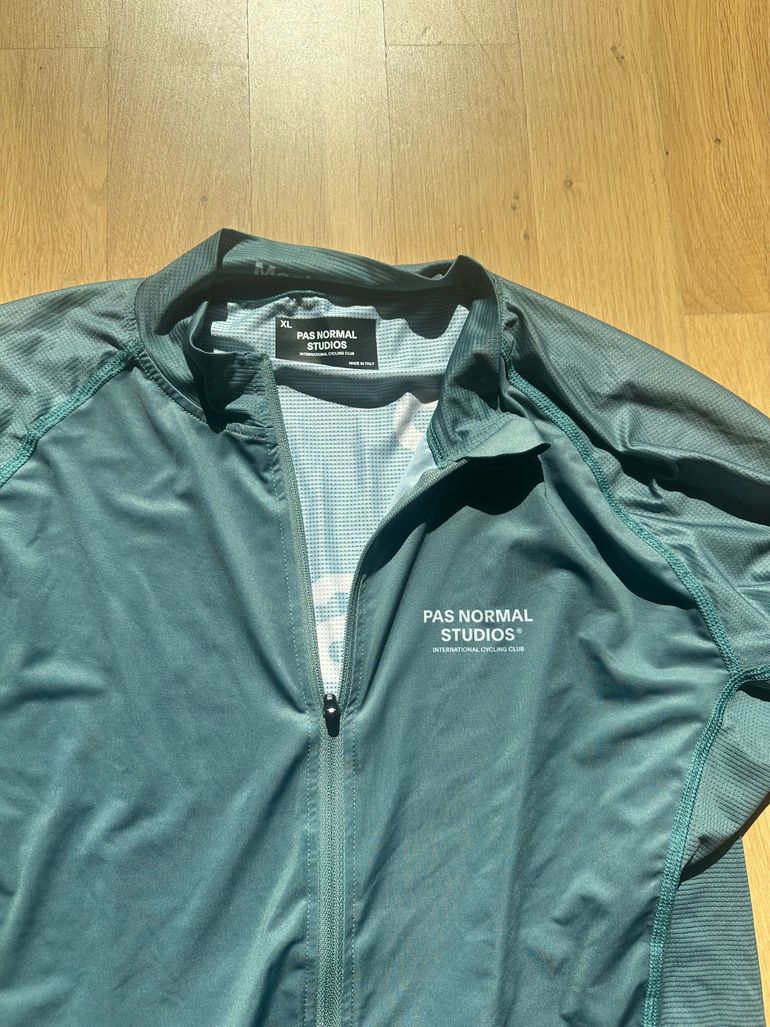 Used Pas Normal Studios Jersey bike — image 4 of 4